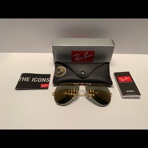 Ray Ban RB3025 with Gold Mirrored Lenses